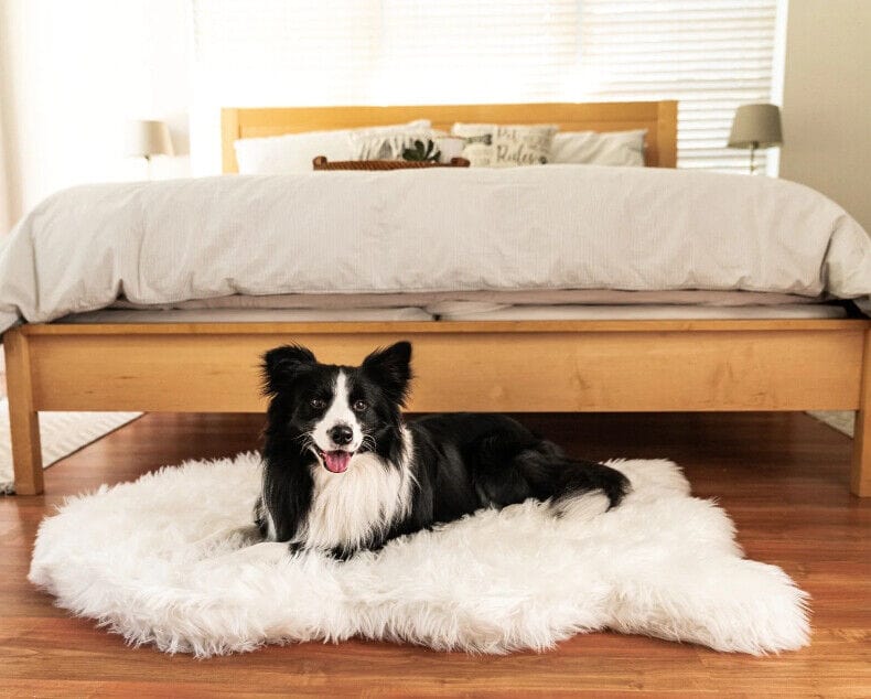 Paw PupRug Faux Fur Orthopedic Dog Bed White Medium